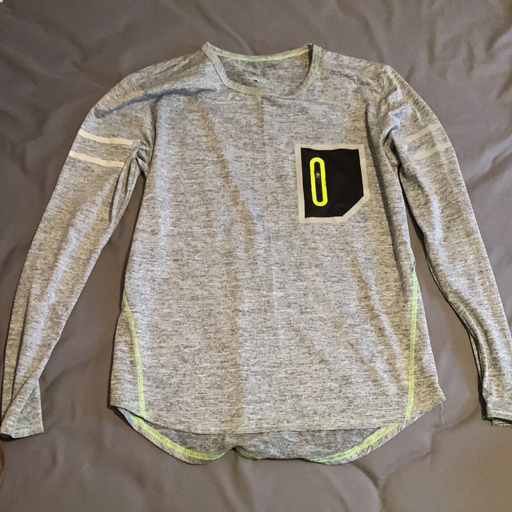 NWOT mens Brooklyn standard slicky long sleeve tshirt